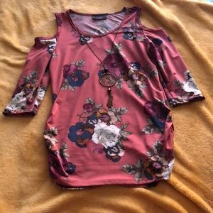 Maroon shirt with chain necklace